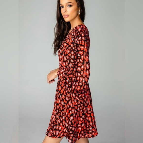 NWT Buddy Love Parker Deep V-Neck Dress - Red Cherry Bomb  Abstract Art To Wear - Picture 4 of 12